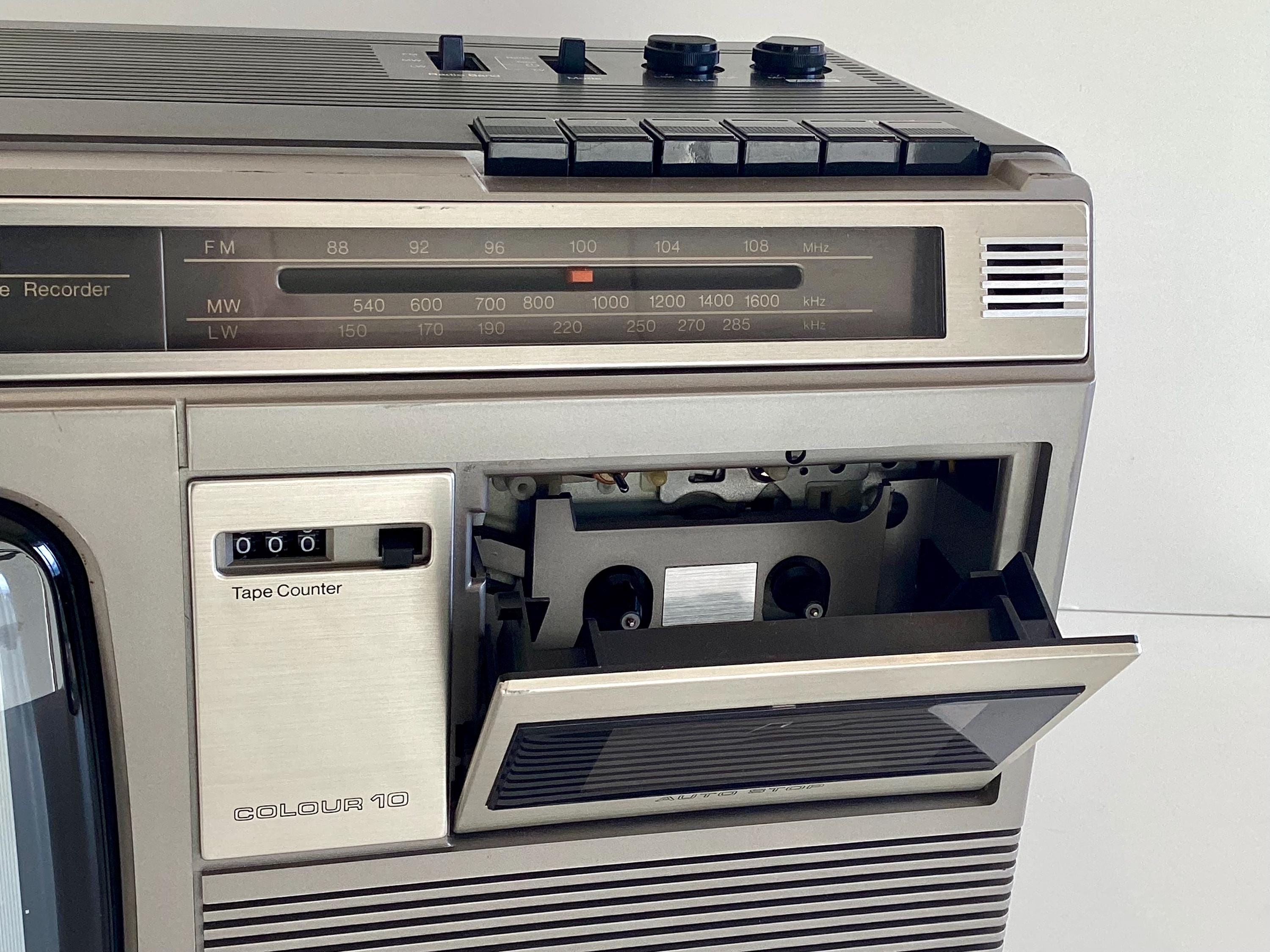 Vintage Radio Cassette Sharp C-1020GA Solid State Color Television, 1980 Made in Japan, Working — photo 4 of 11