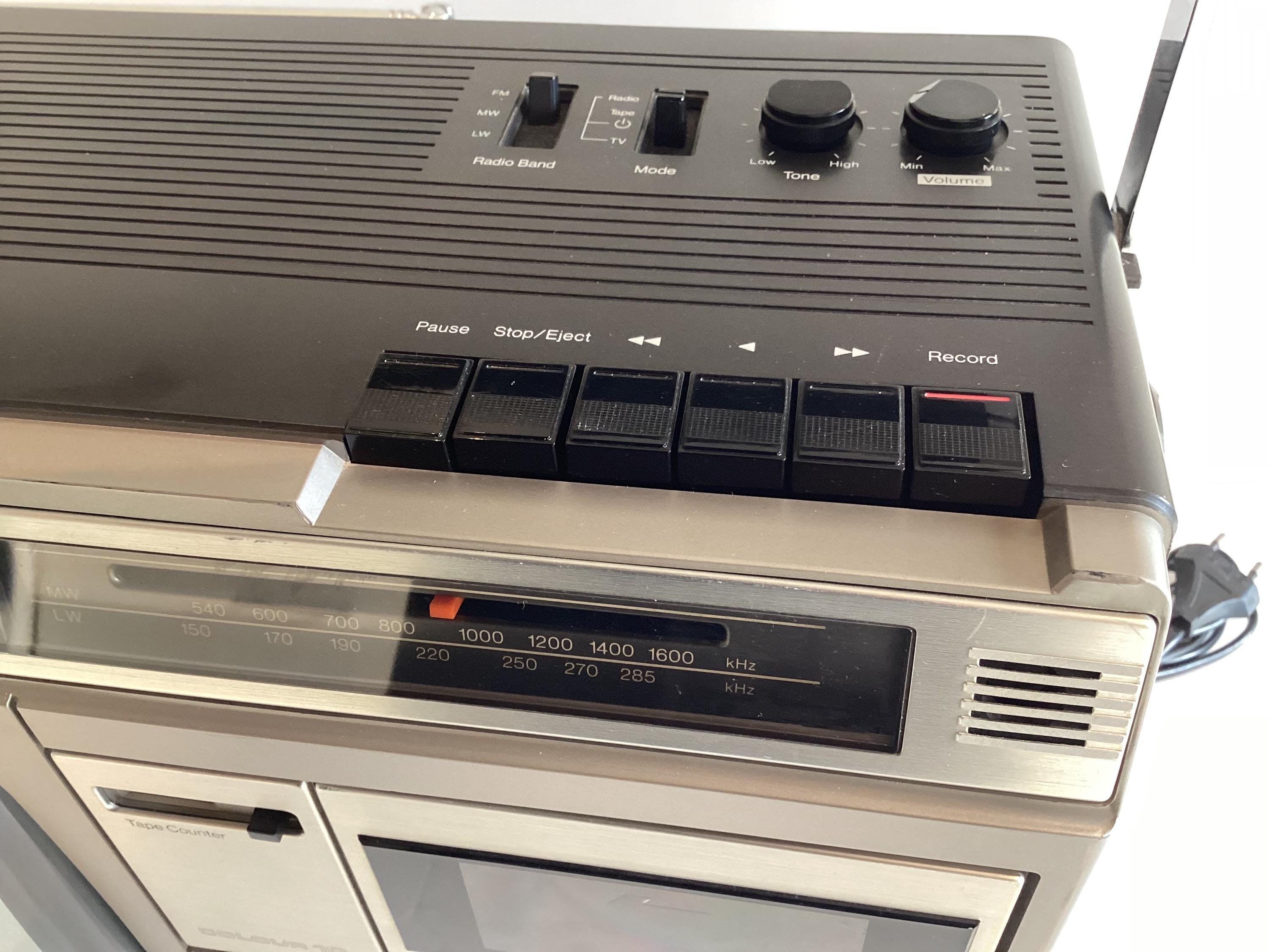 Vintage Radio Cassette Sharp C-1020GA Solid State Color Television, 1980 Made in Japan, Working — photo 8 of 11