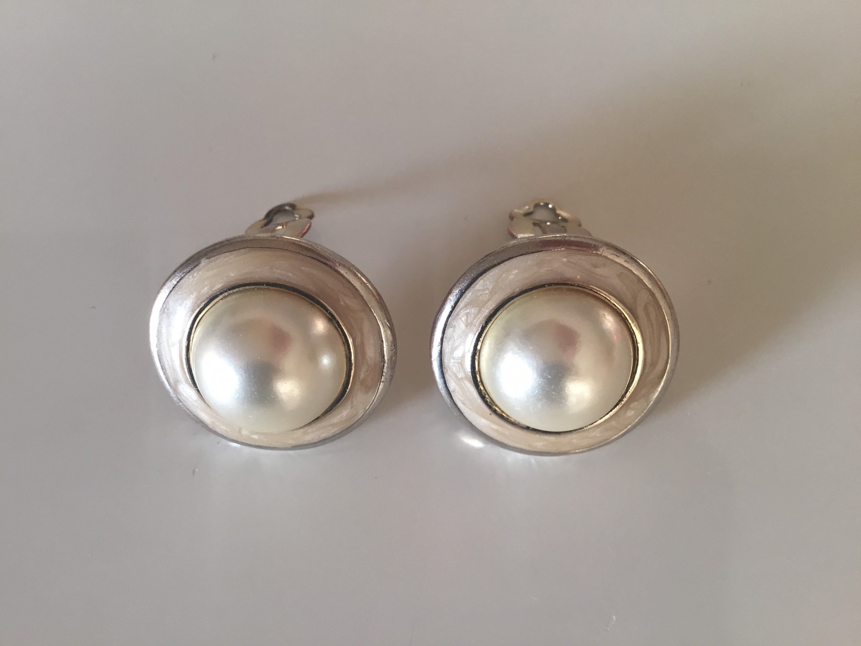 Vintage Earrings | 1970s Gold Plated Clip-ons, Mother of Pearl Made In France — photo 5 of 8