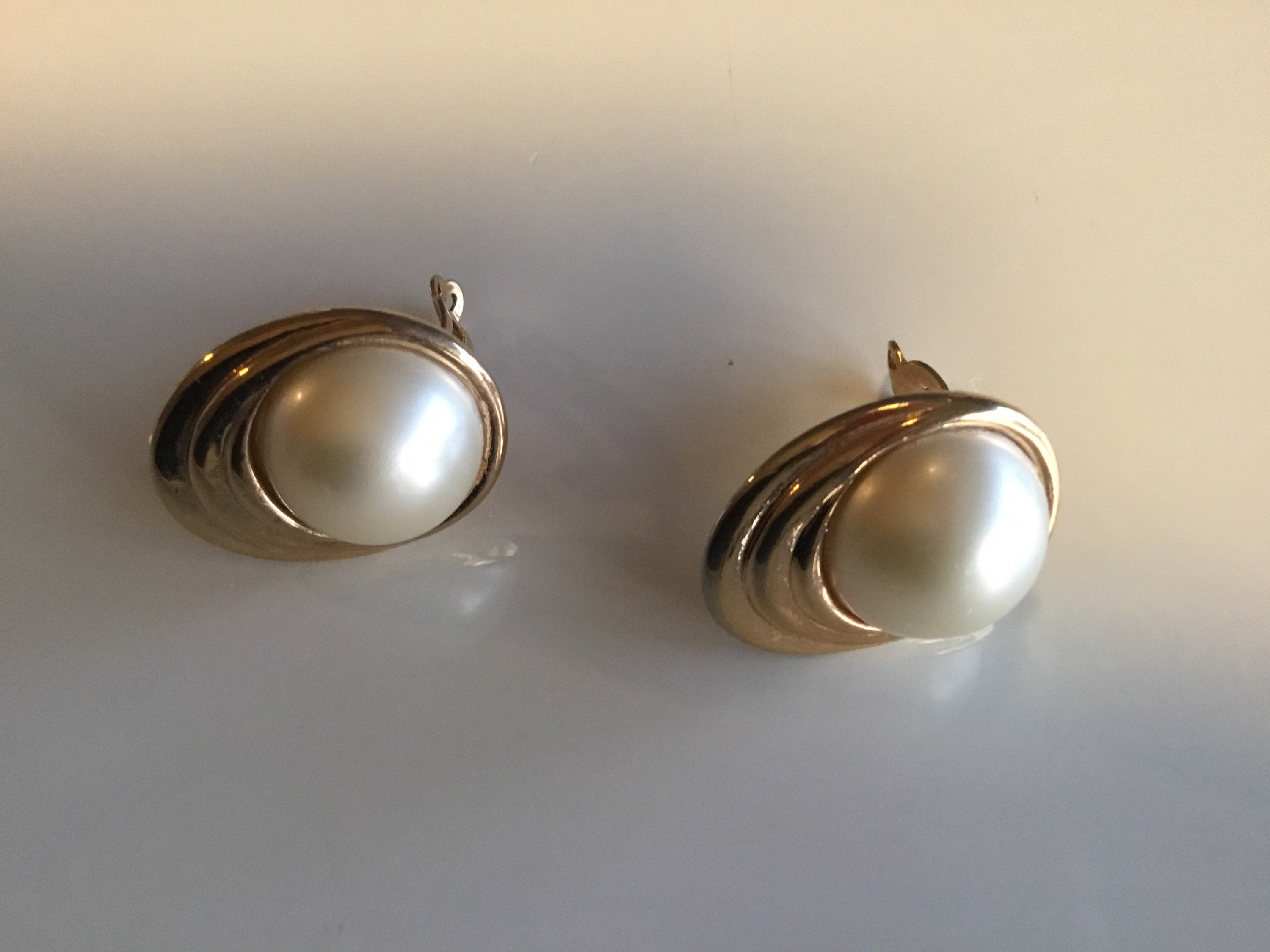 Vintage Jewelry – Authentic P&M Paris Gold Plated Earrings (1970s) — photo 8 of 9