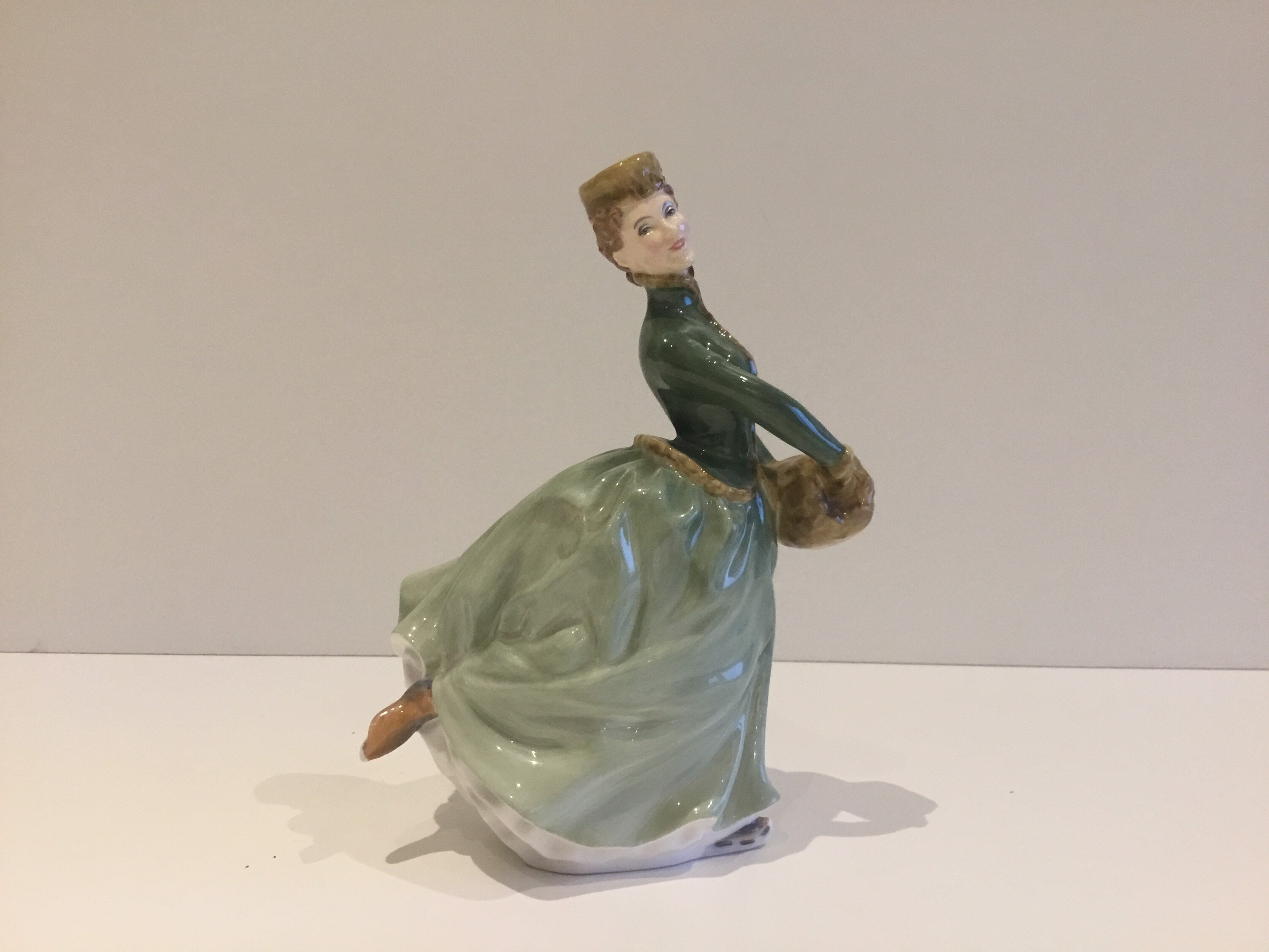 Vintage Porcelain Figurine | Royal Doulton 1960s Skating Girl, Mary Nicoll HN2318 — photo 2 of 9