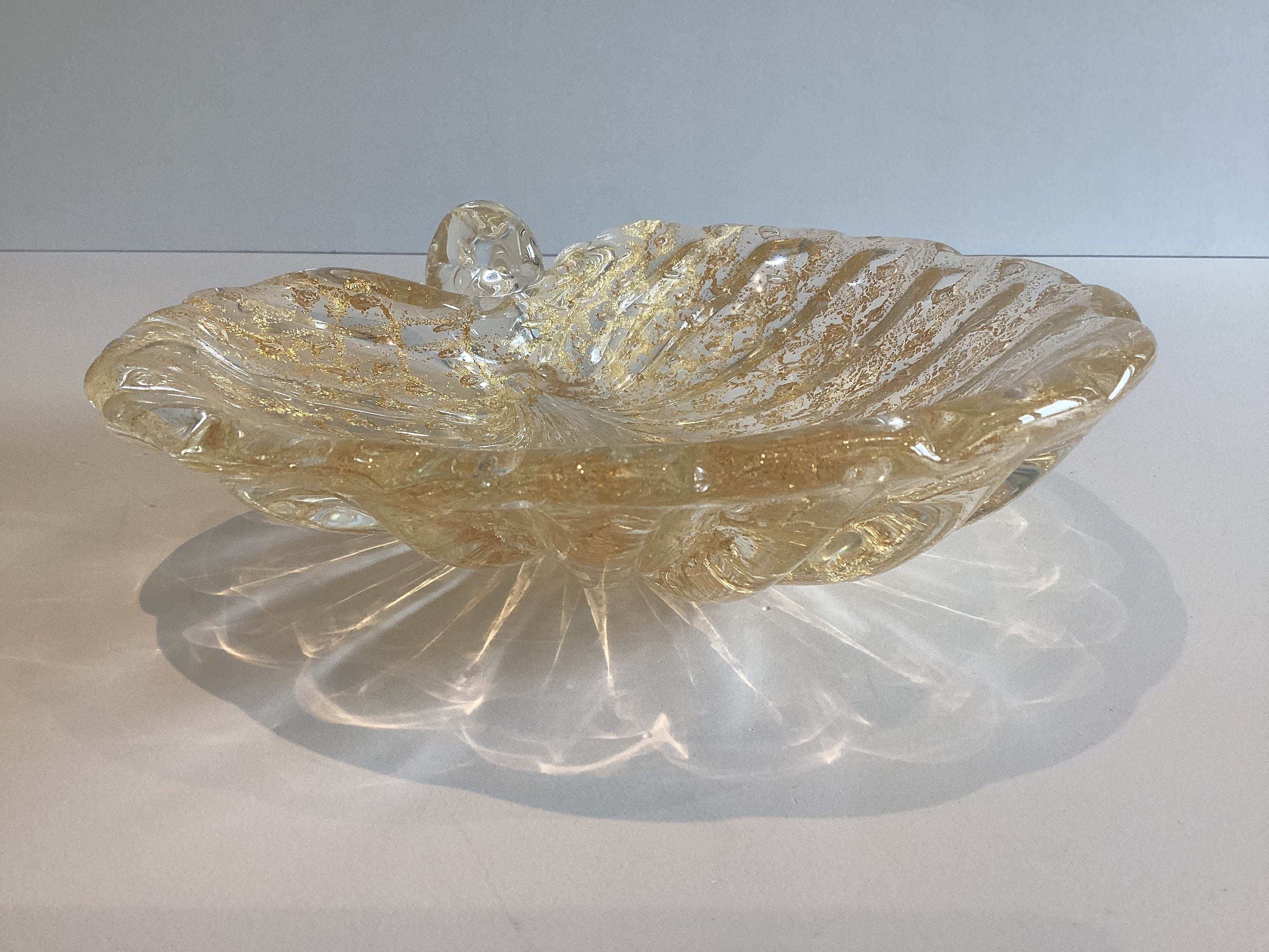 Vintage Murano Glass | Attributed to Barovier & Toso 1950s Shell, Gold Leaf Centerpiece — photo 2 of 7