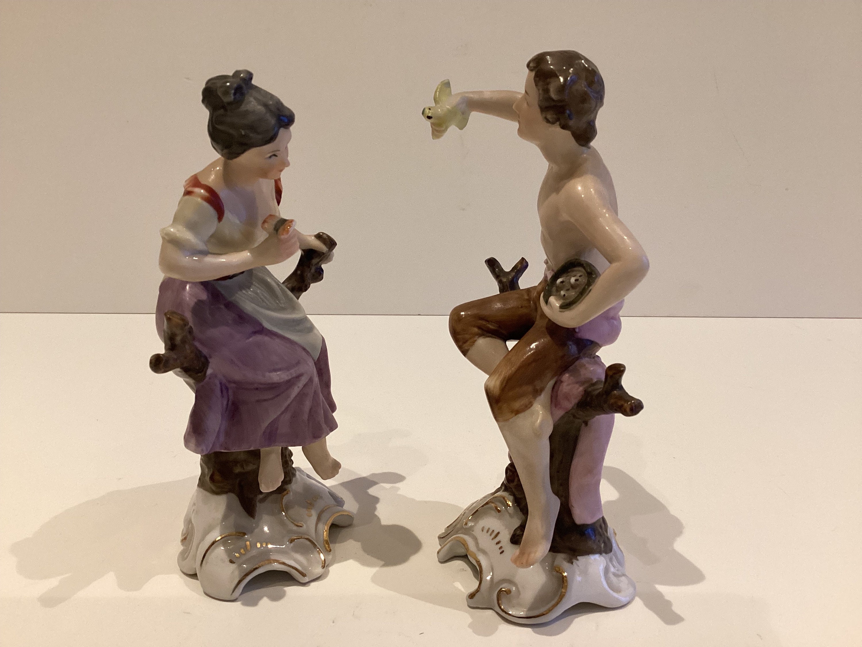 Vintage Porcelain Figurines | 1940s Capodimonte Italy Pair, Man & Woman on Tree Trunk — photo 5 of 8