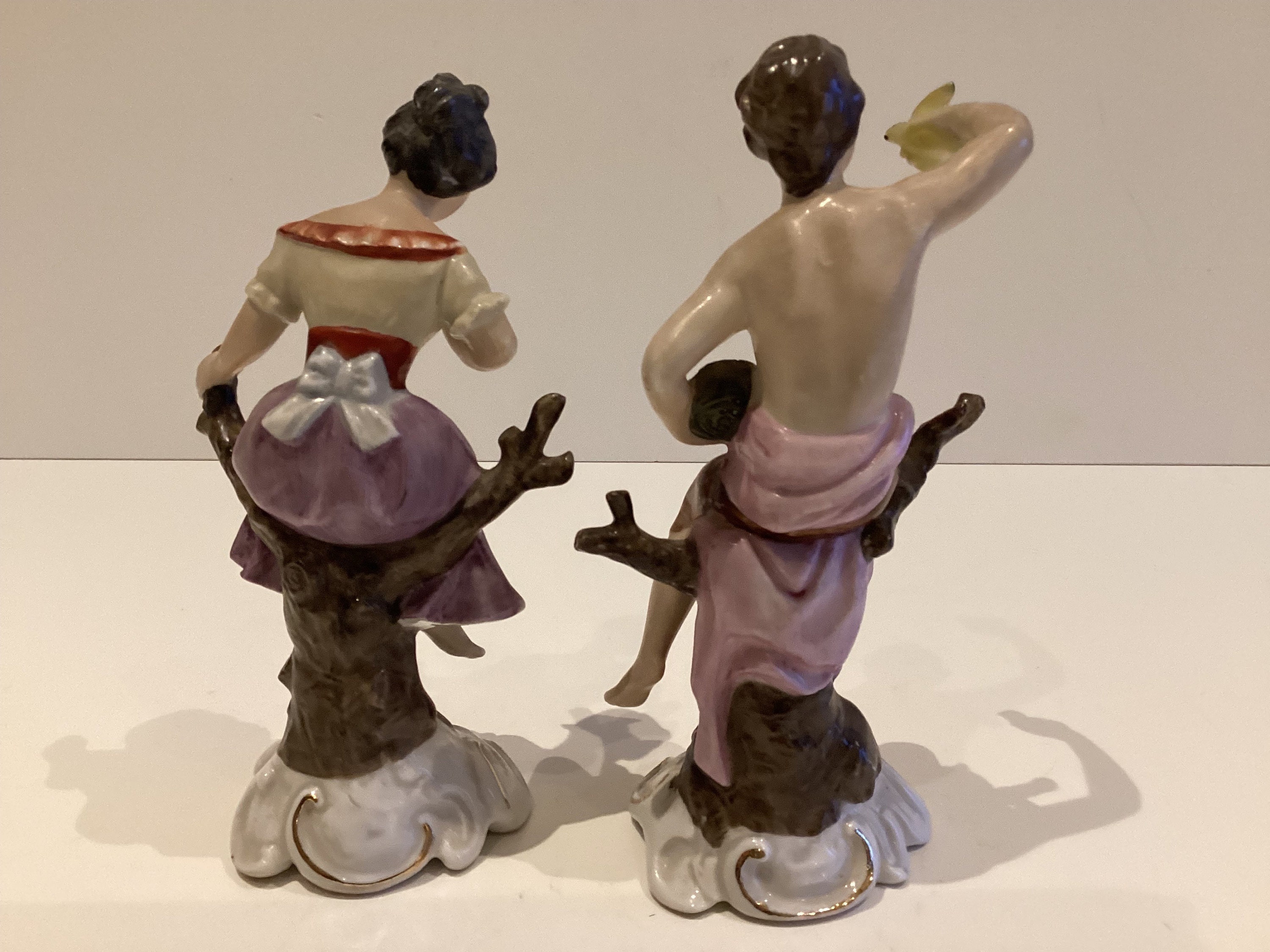 Vintage Porcelain Figurines | 1940s Capodimonte Italy Pair, Man & Woman on Tree Trunk — photo 6 of 8