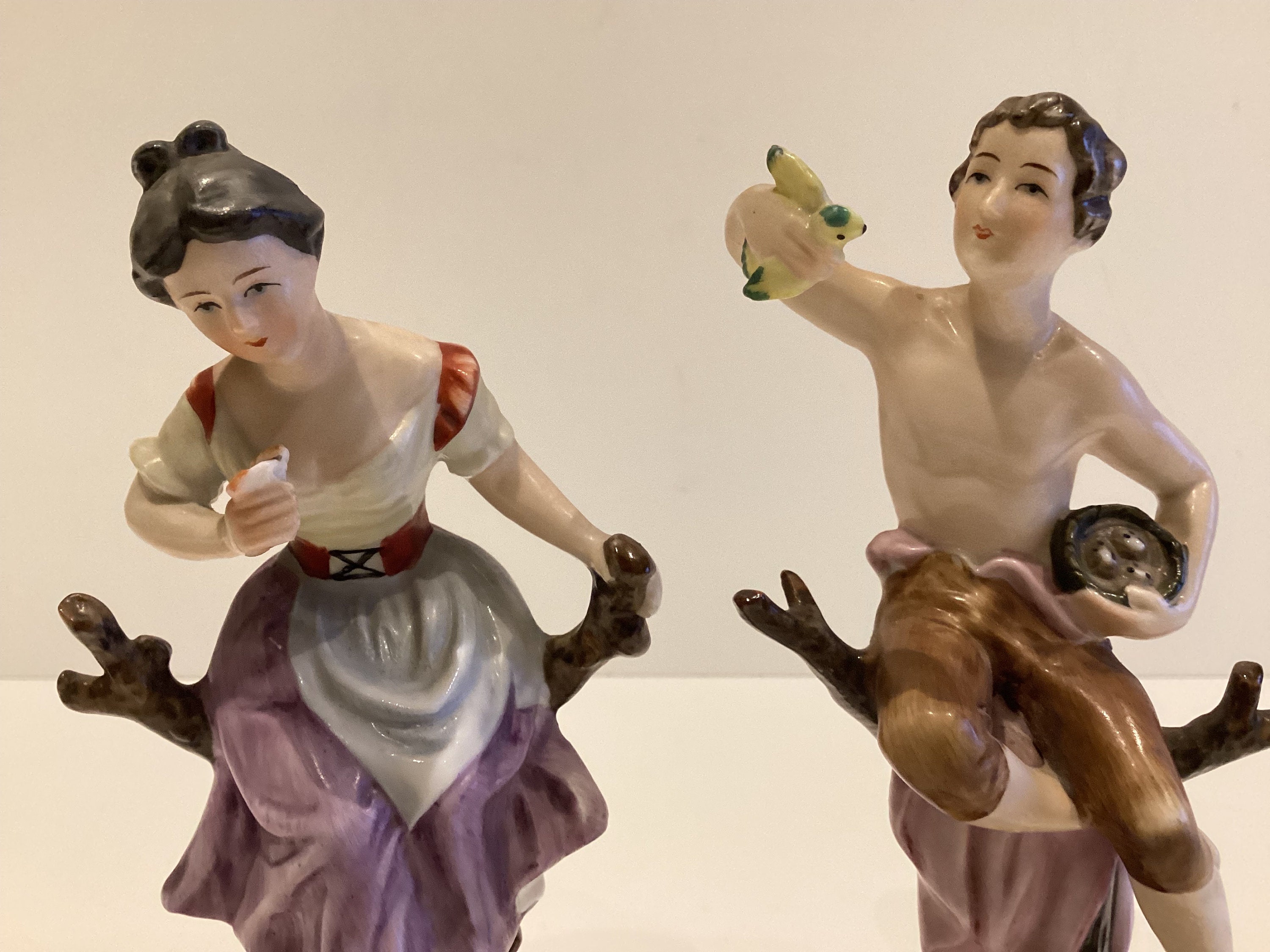 Vintage Porcelain Figurines | 1940s Capodimonte Italy Pair, Man & Woman on Tree Trunk — photo 7 of 8