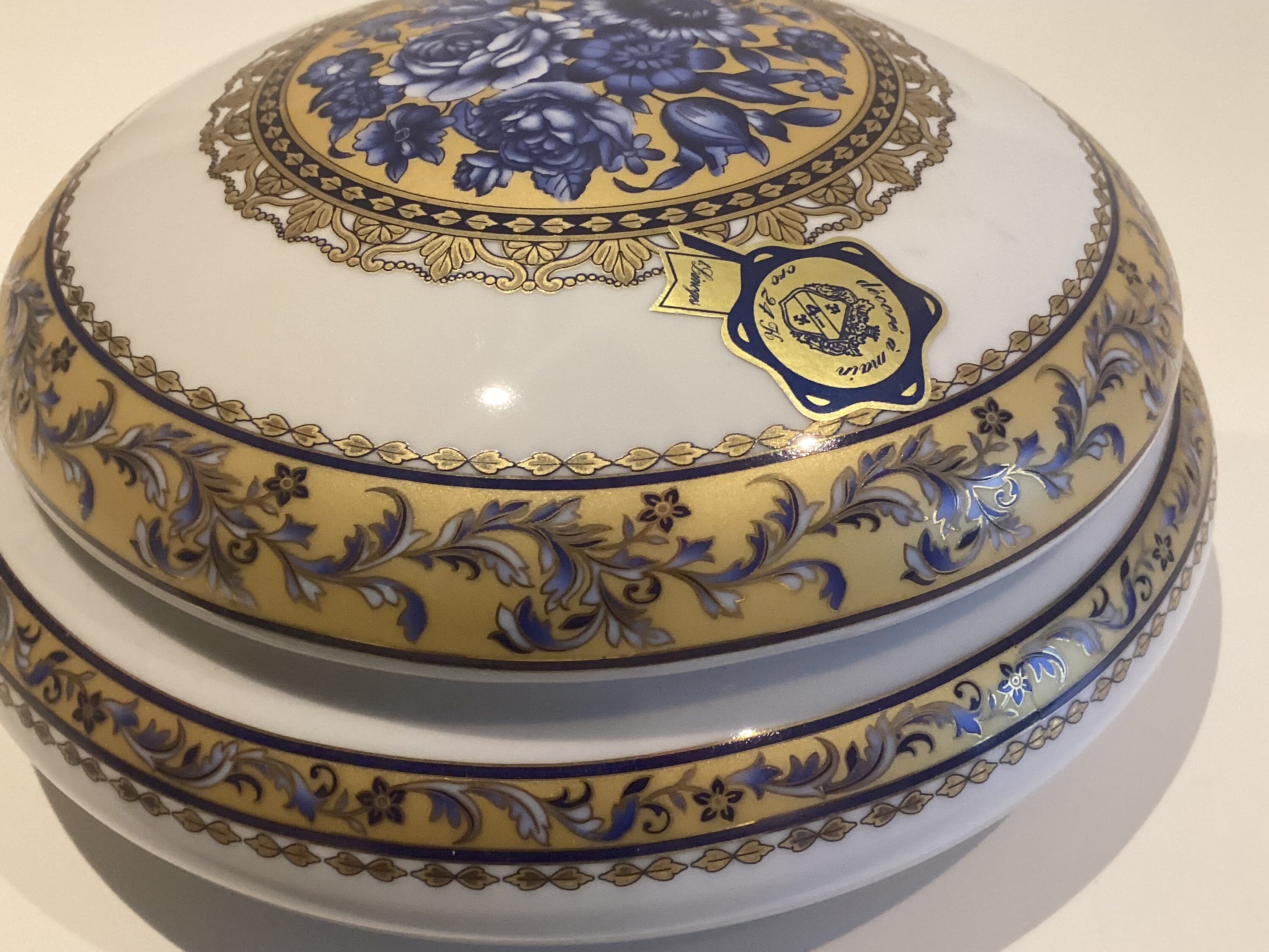 Vintage Porcelain Box | T. Limoges France Hand Painted, 24k Gold Decorated Trinket Case — photo 4 of 8