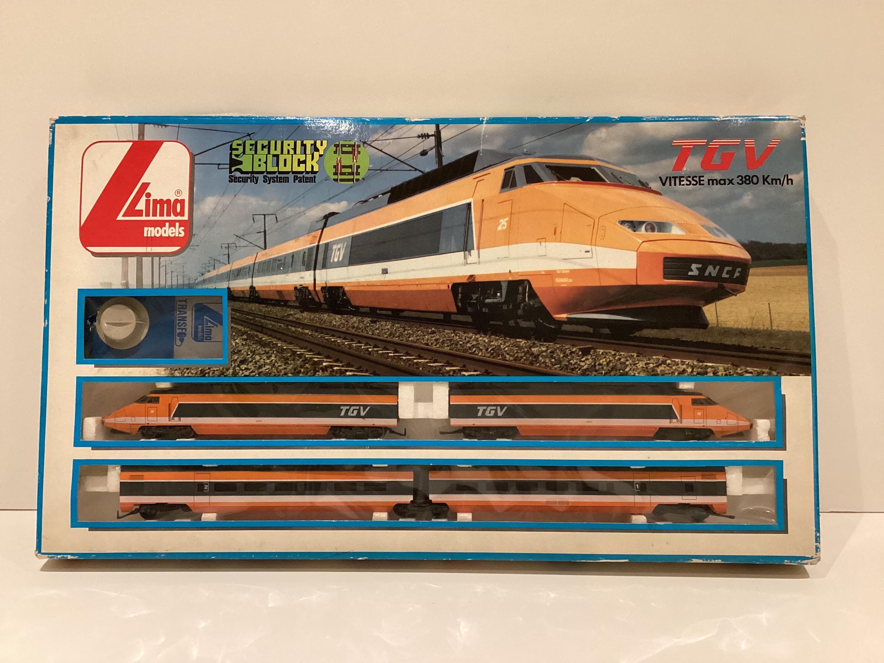 Vintage Train | 1980s LIMA GTV Italian Electric Set, Complete with Box & Tracks — photo 2 of 11
