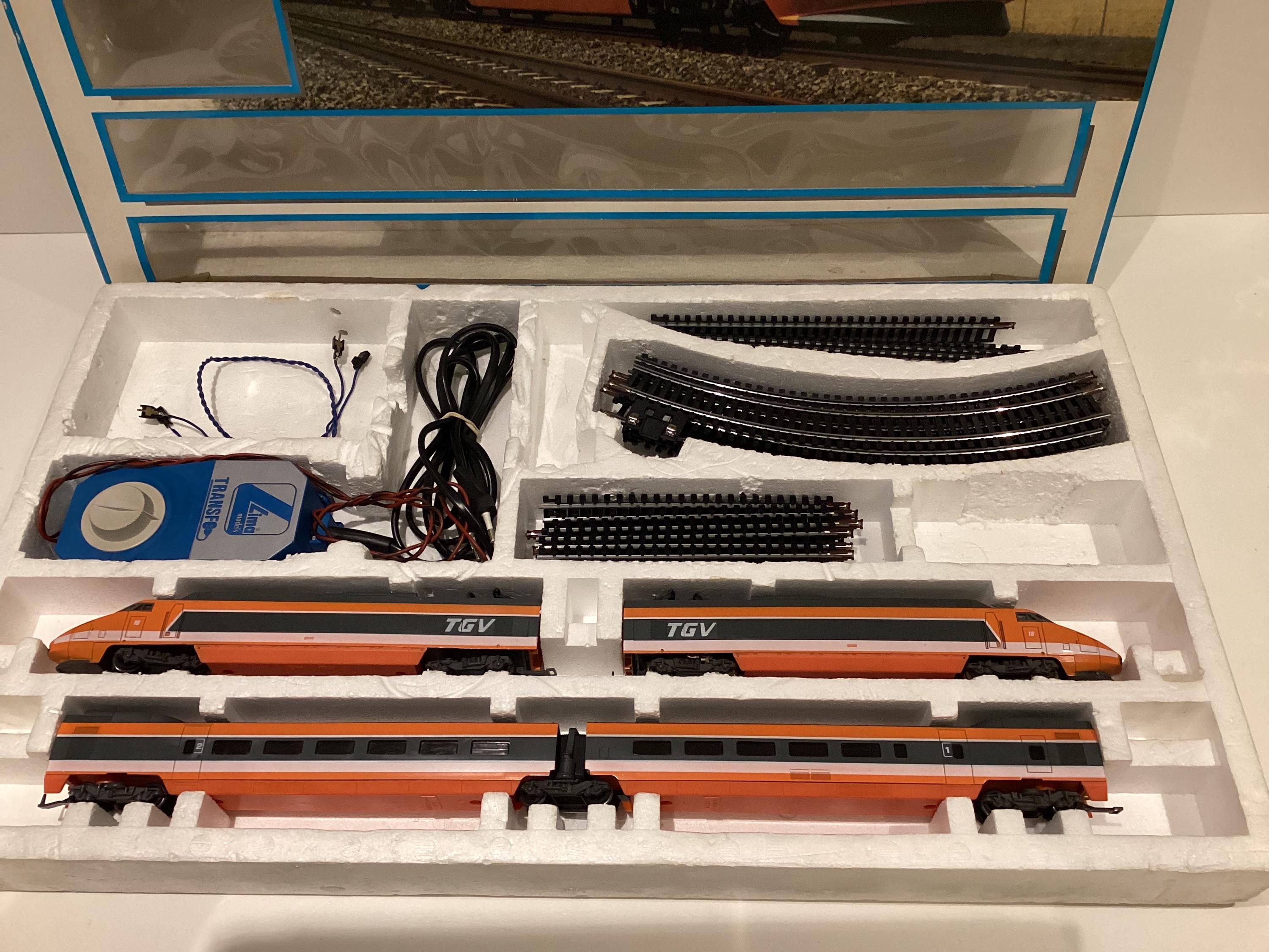 Vintage Train | 1980s LIMA GTV Italian Electric Set, Complete with Box & Tracks — photo 11 of 11
