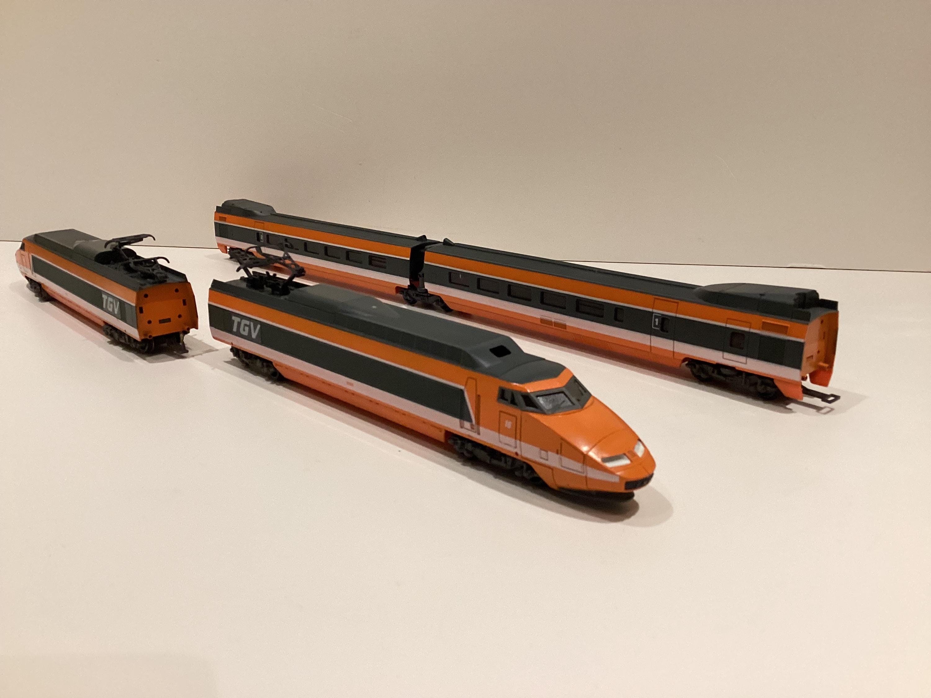 Vintage Train | 1980s LIMA GTV Italian Electric Set, Complete with Box & Tracks — photo 3 of 11