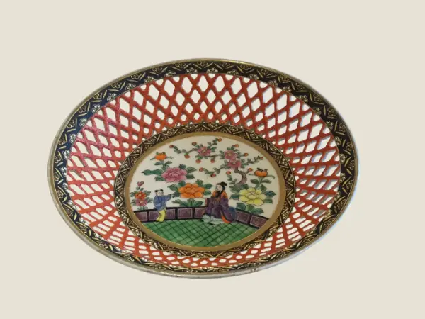 Antique Satsuma Porcelain Plate (1930s Japan) – Hand-Painted Reticulated Centerpiece