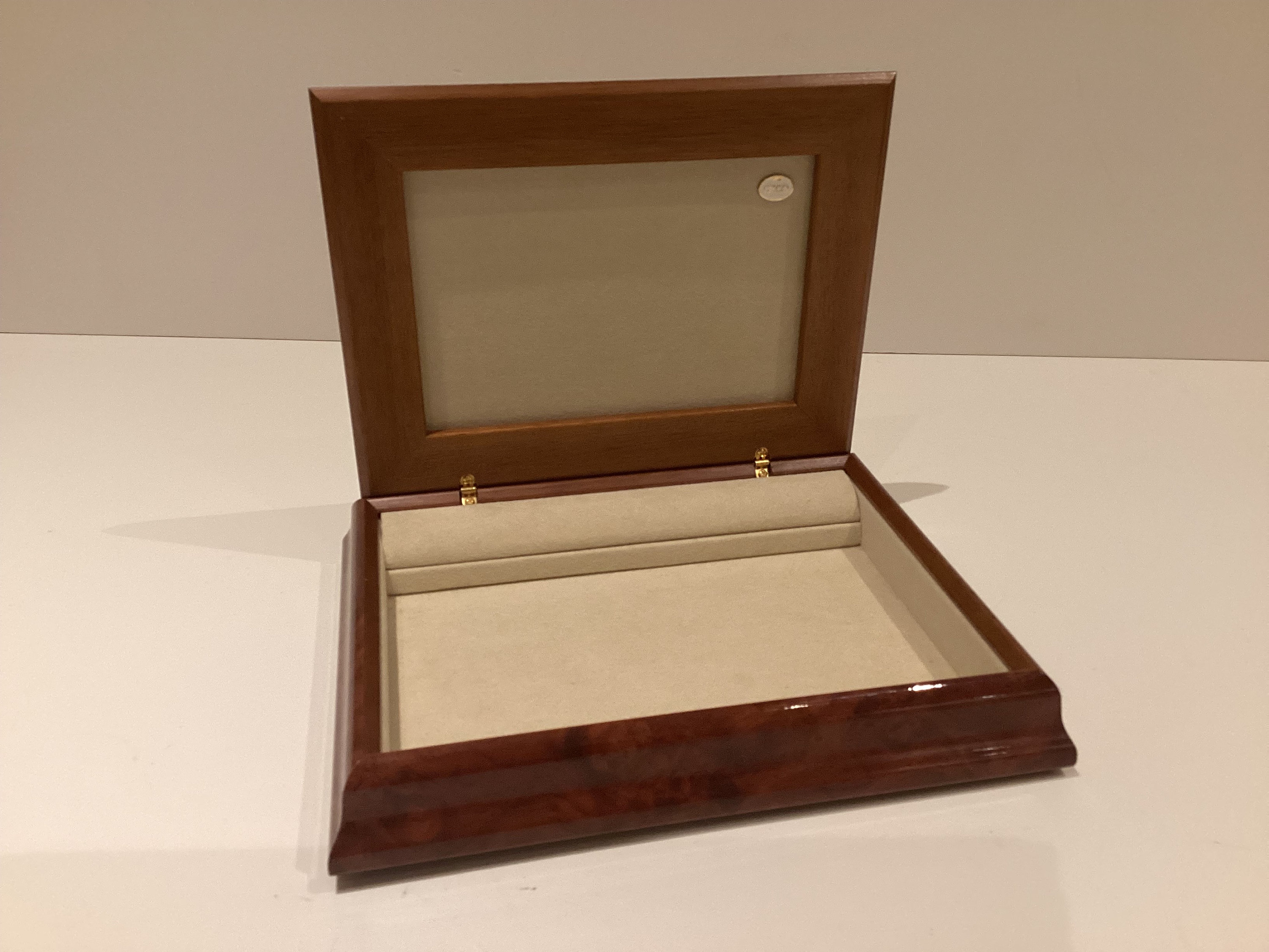 Vintage Jewelry Box | Castellani Italy 1980s, Wood with 925 Sterling Silver Bas-Relief — photo 3 of 8