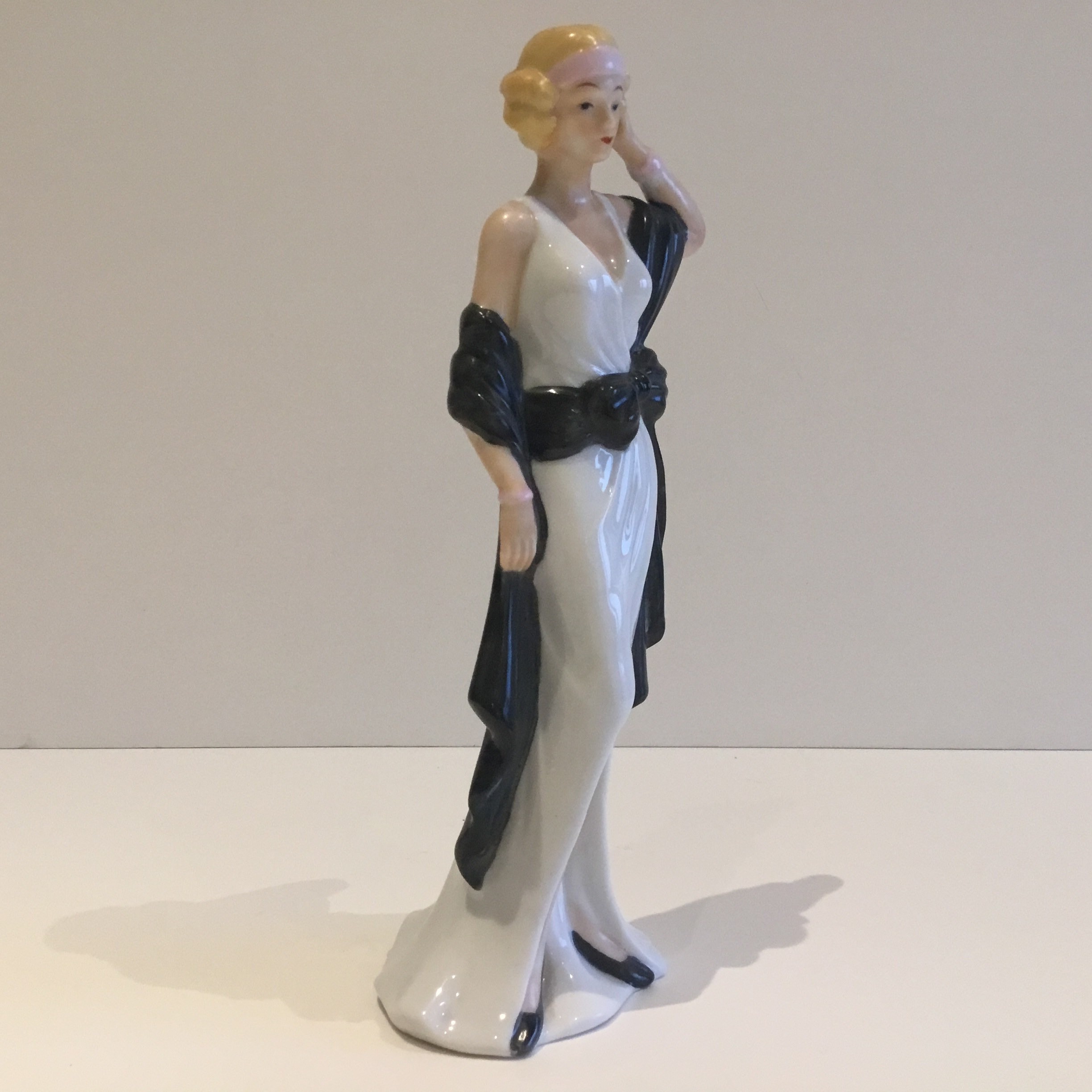 Vintage Porcelain Figurine | French Lady 1960s, Hand Painted Collectible Sculpture — photo 3 of 9