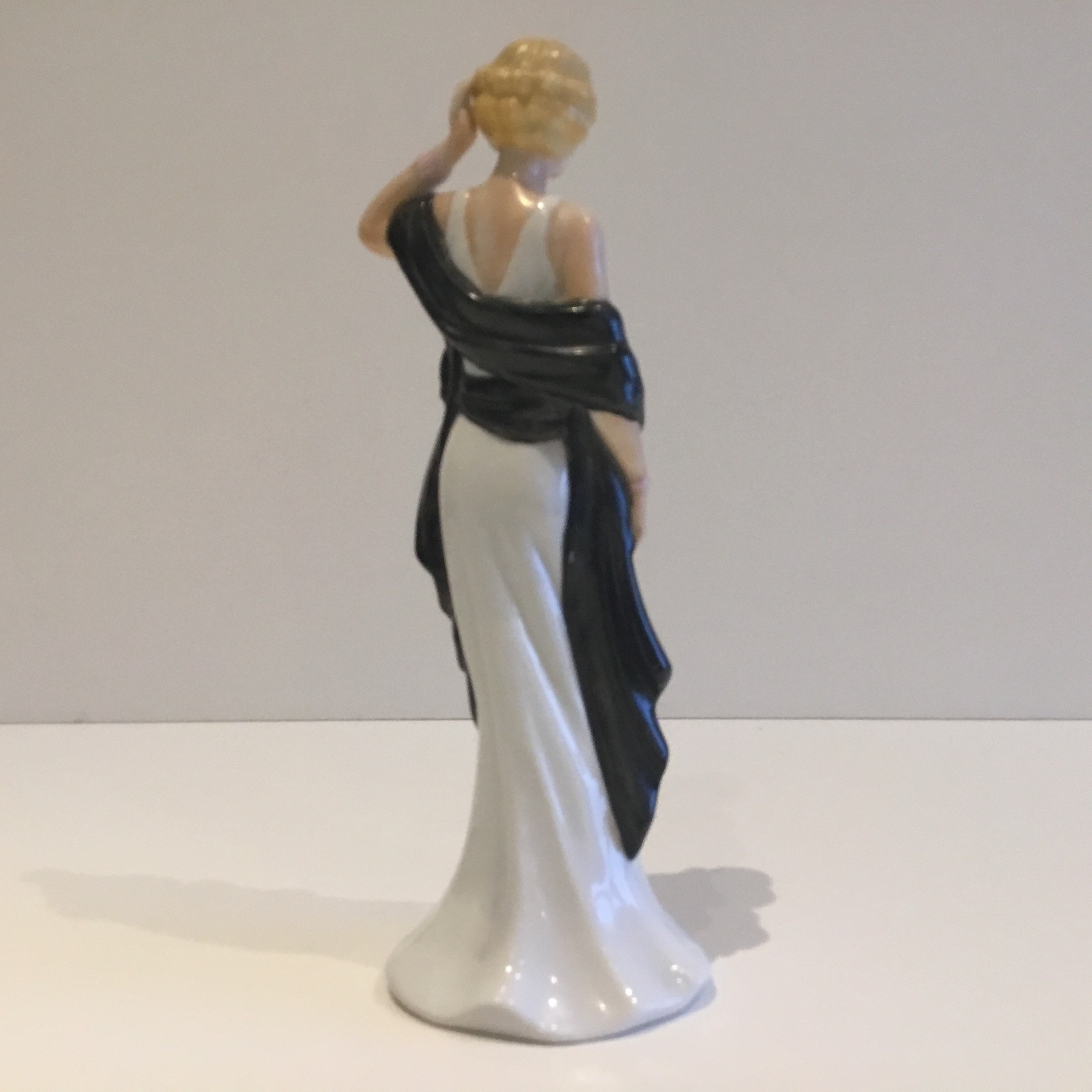 Vintage Porcelain Figurine | French Lady 1960s, Hand Painted Collectible Sculpture — photo 4 of 9
