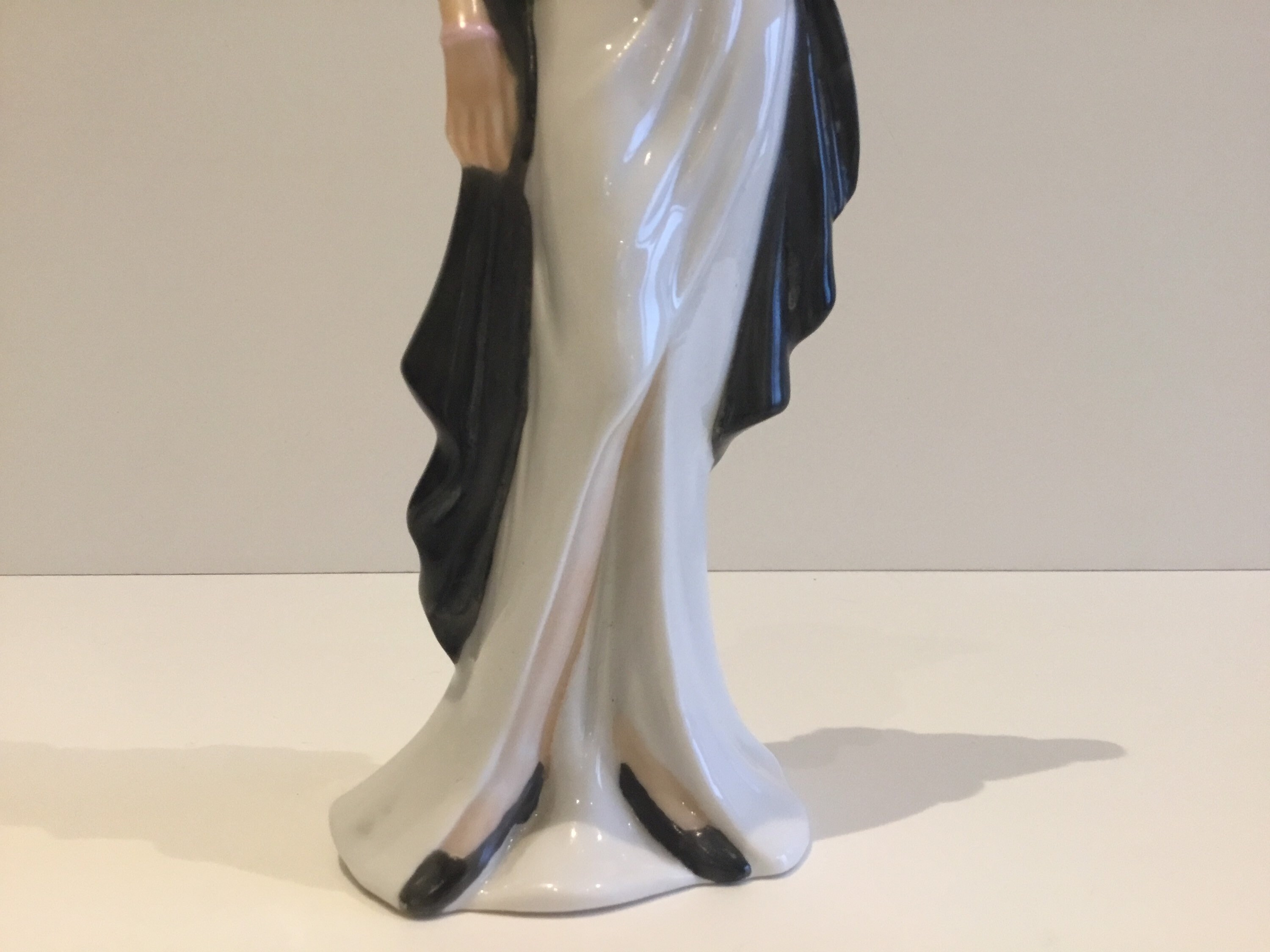 Vintage Porcelain Figurine | French Lady 1960s, Hand Painted Collectible Sculpture — photo 8 of 9