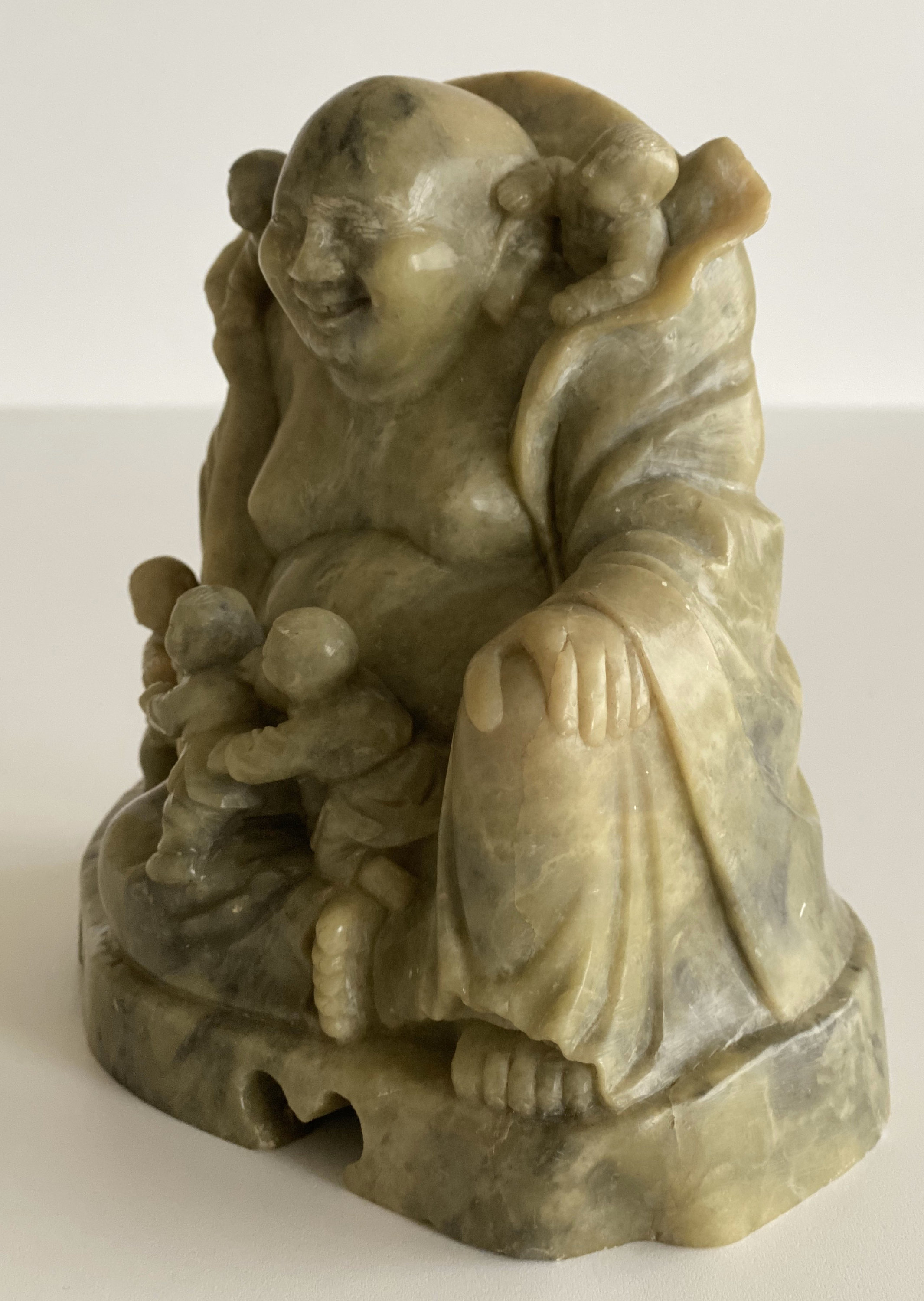 Vintage Chinese Sculpture — Buddha with Children in Soapstone, Qing Dynasty 1900s — photo 4 of 8