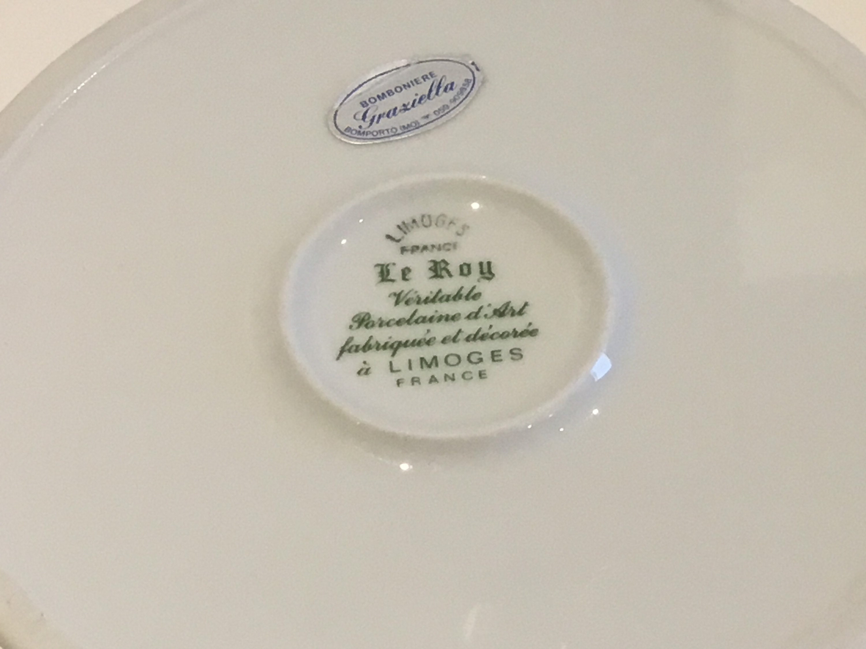 Vintage Limoges Box | Le Roy France 1980s Hand Painted Porcelain Trinket Case — photo 4 of 5