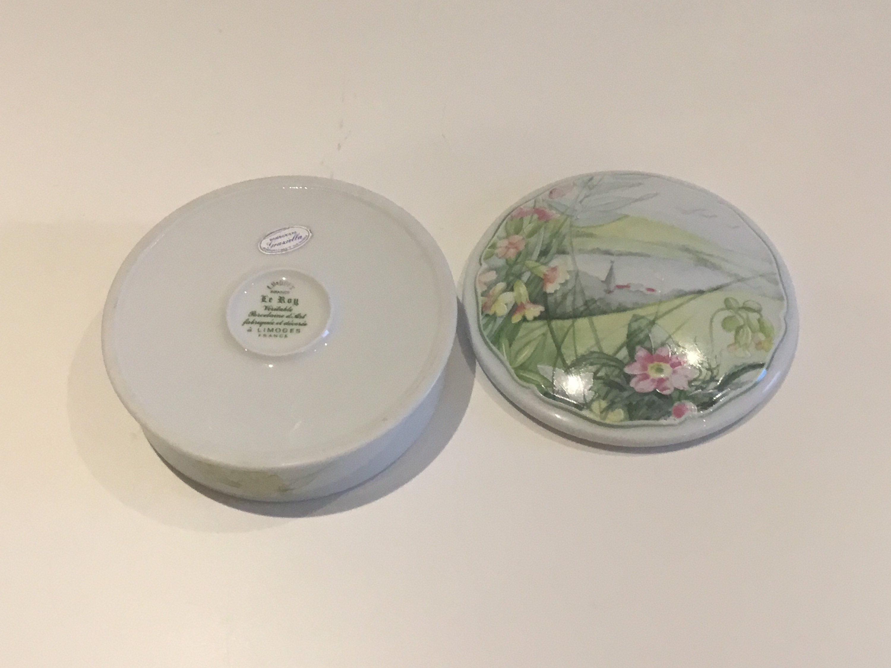 Vintage Limoges Box | Le Roy France 1980s Hand Painted Porcelain Trinket Case — photo 5 of 5