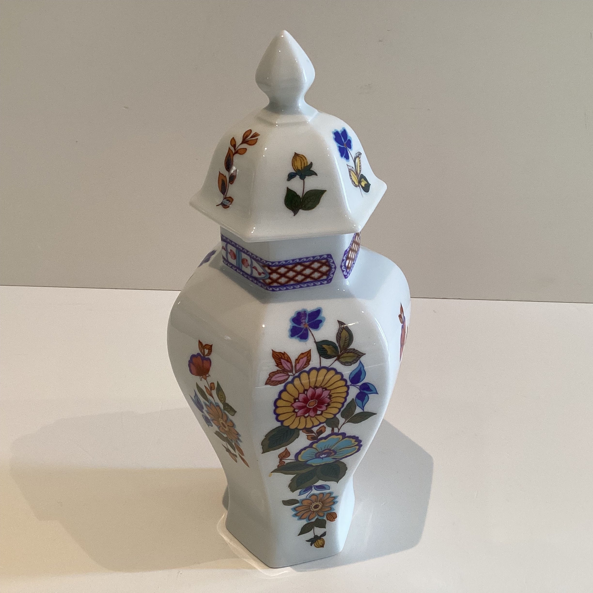 Vintage Japanese Vase | Arita 1900s Porcelain Hexagonal Shape, Floral Decor with Lid — photo 3 of 8