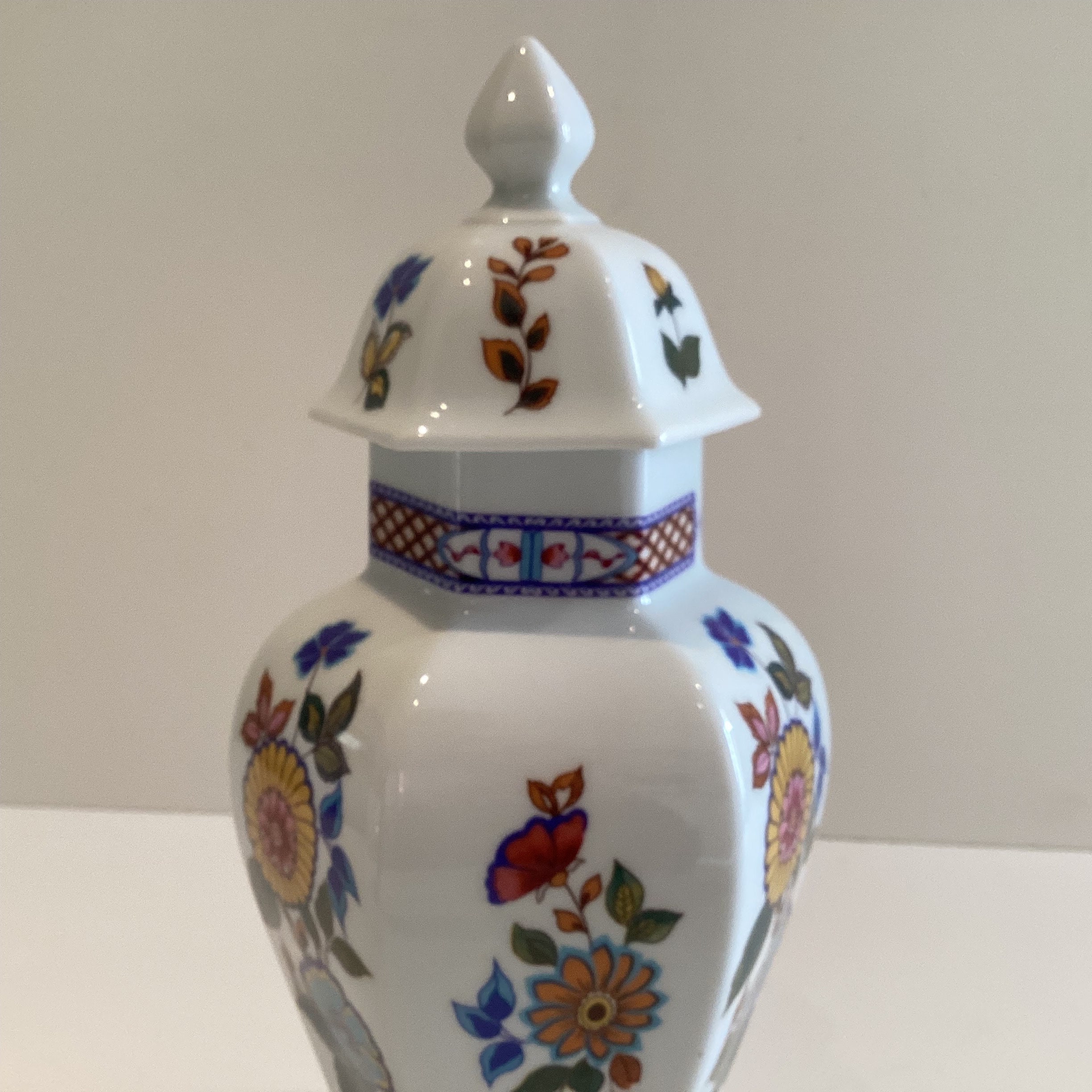 Vintage Japanese Vase | Arita 1900s Porcelain Hexagonal Shape, Floral Decor with Lid — photo 5 of 8