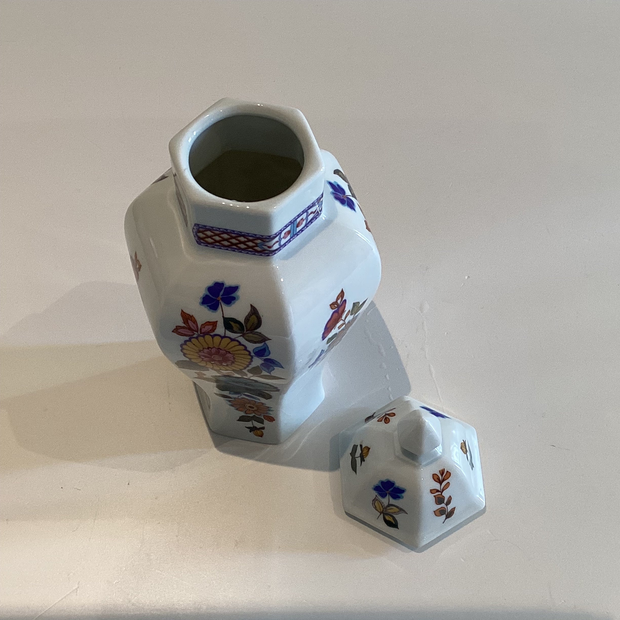 Vintage Japanese Vase | Arita 1900s Porcelain Hexagonal Shape, Floral Decor with Lid — photo 6 of 8