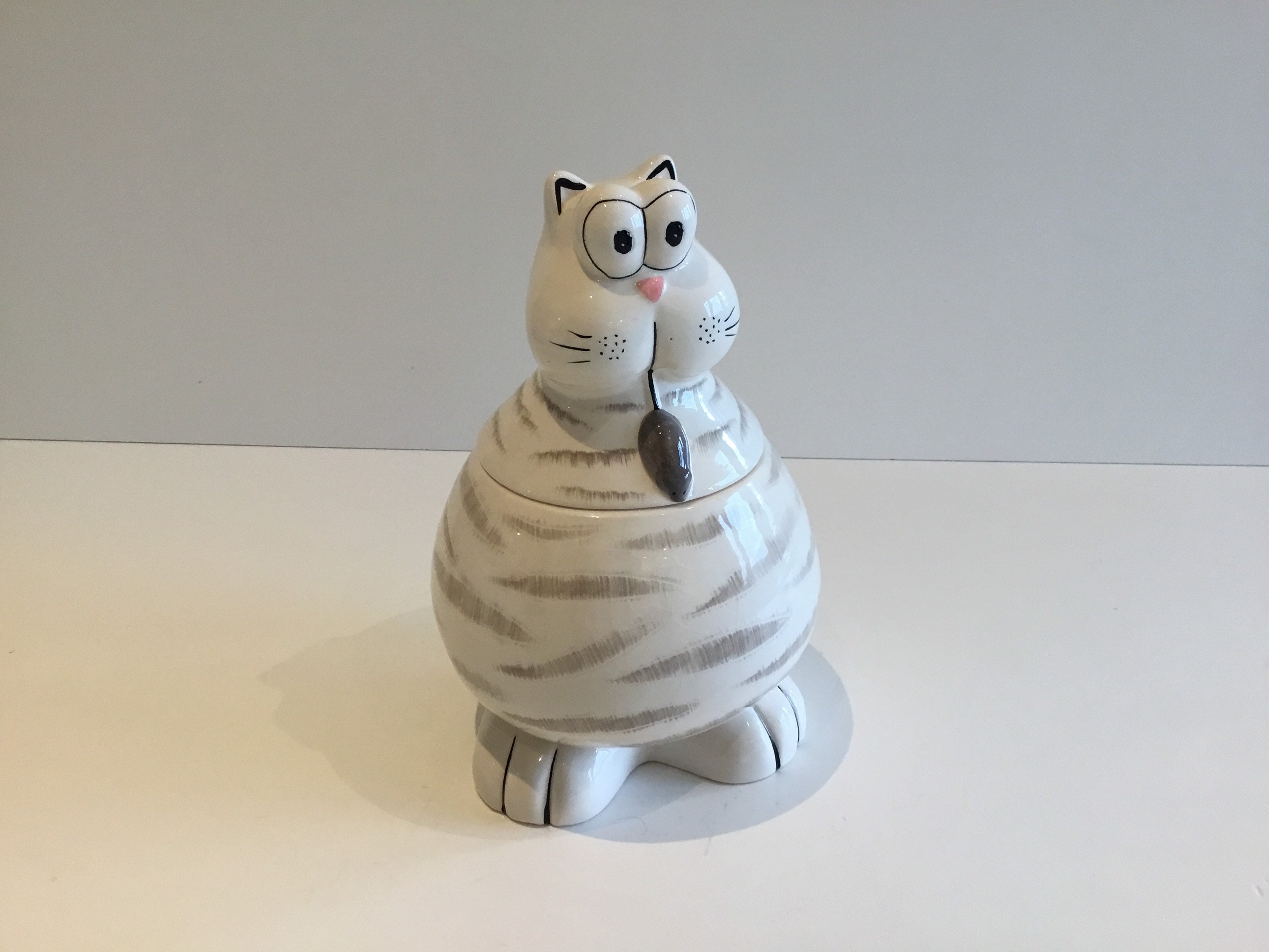 Vintage Italian Cookie Jar | 1970s Hand-Painted Ceramic Cat, Collectible Kitchenware — photo 2 of 8