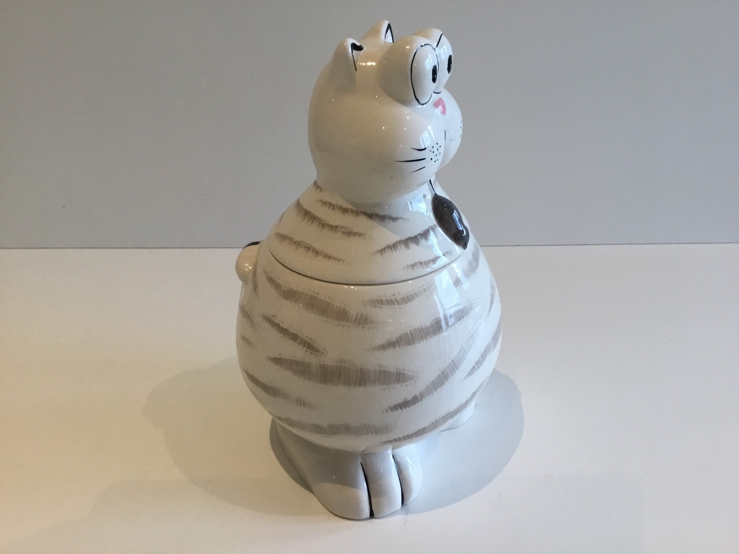 Vintage Italian Cookie Jar | 1970s Hand-Painted Ceramic Cat, Collectible Kitchenware — photo 6 of 8