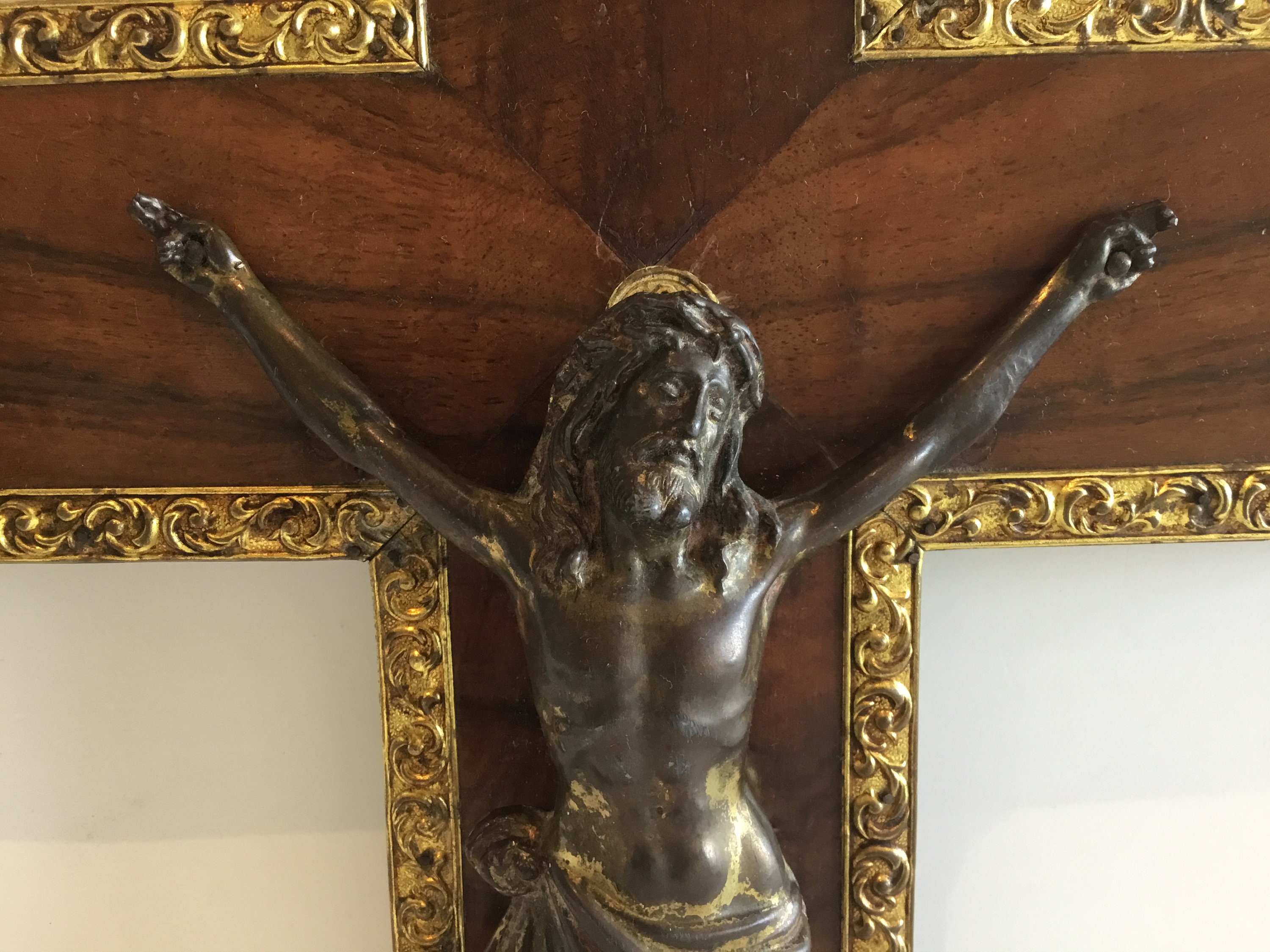 Vintage Crucifix | 1930s Spanish Antique, Patinated Metal Christ on Exotic Wood Cross — photo 4 of 6