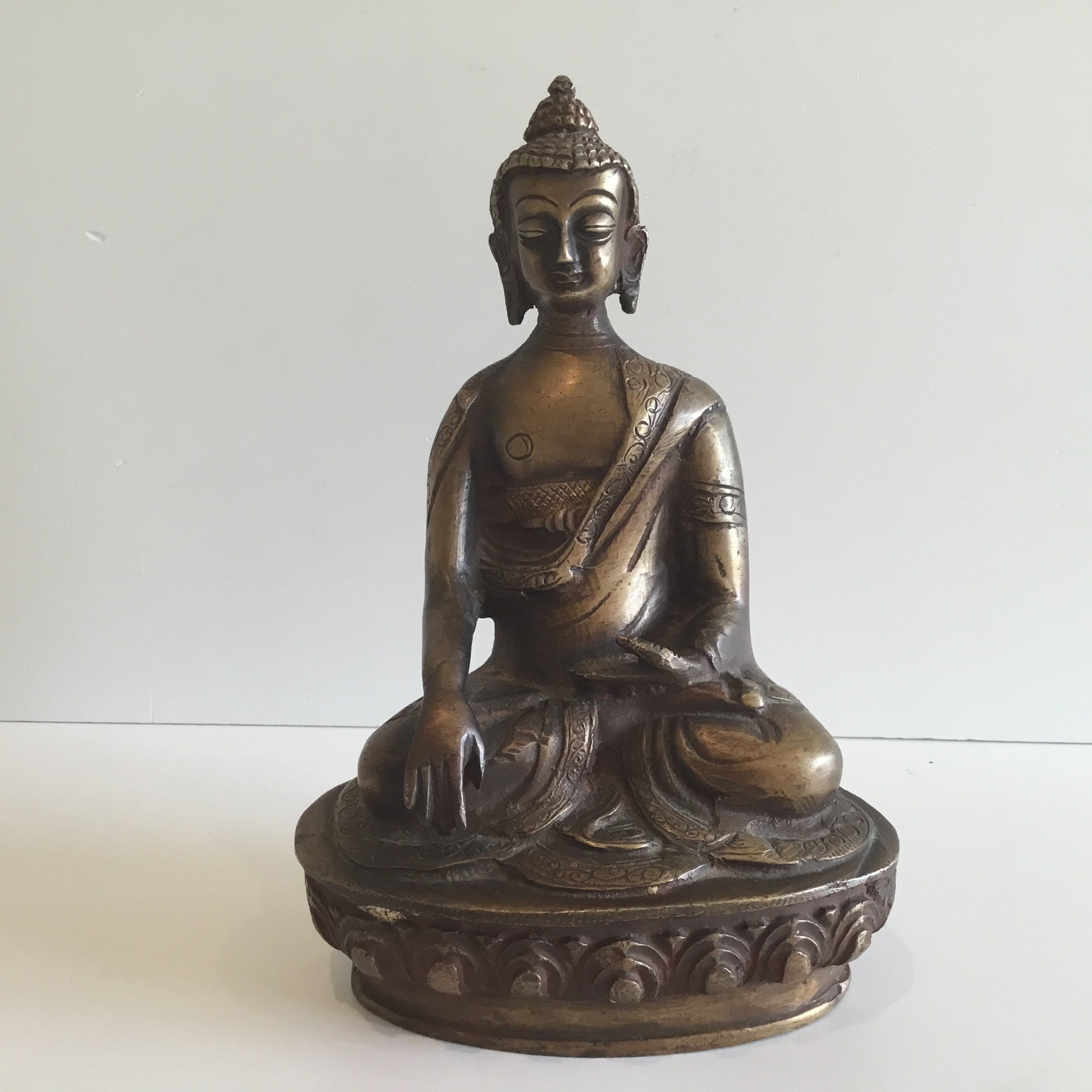 Vintage Buddha 1950s | Nepalese Statue, Handmade Bronze  Sculpture — photo 3 of 9