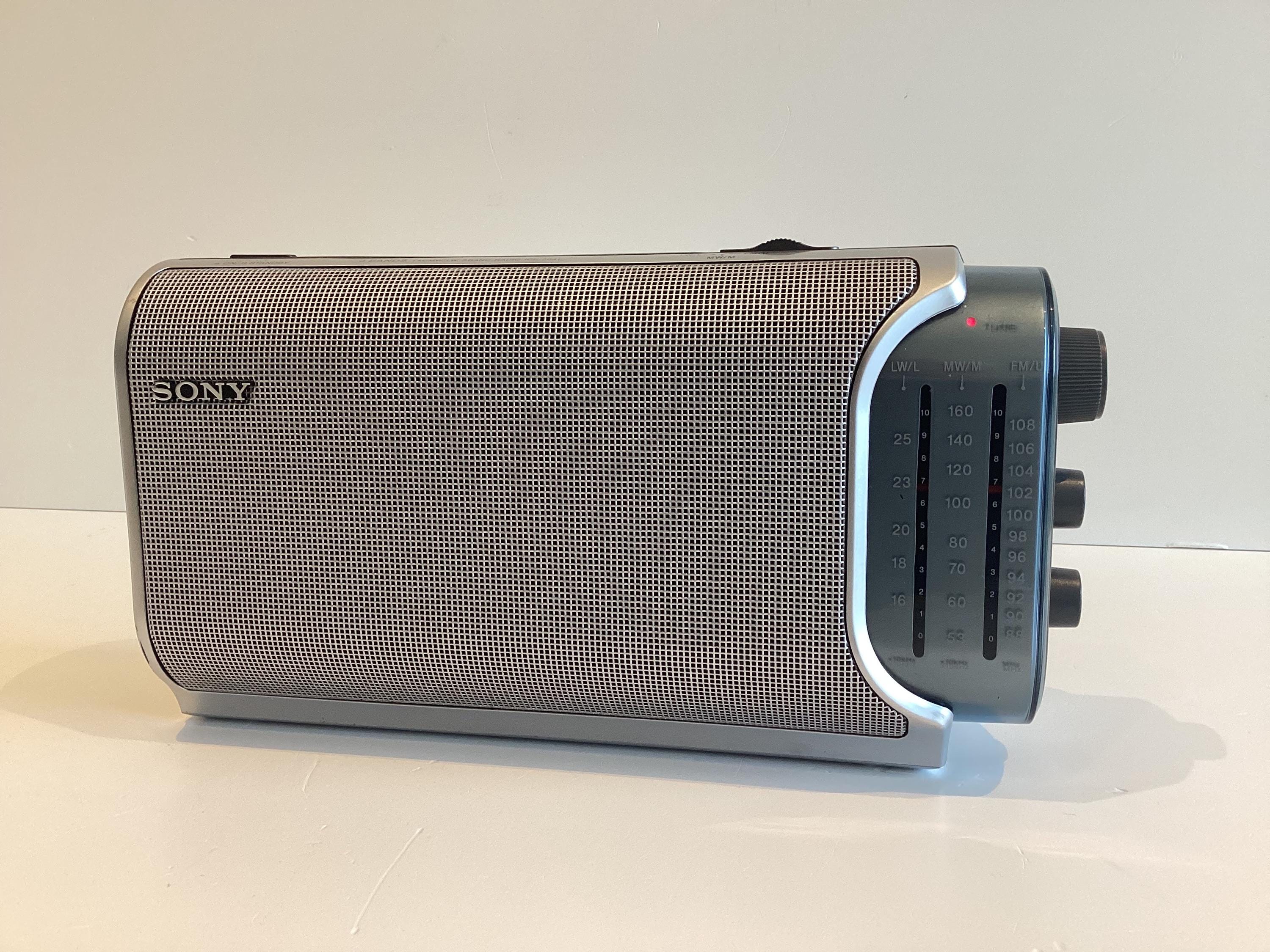 Vintage Radio Sony ICF-704L – Space Age Receiver, Portable Working — photo 4 of 11