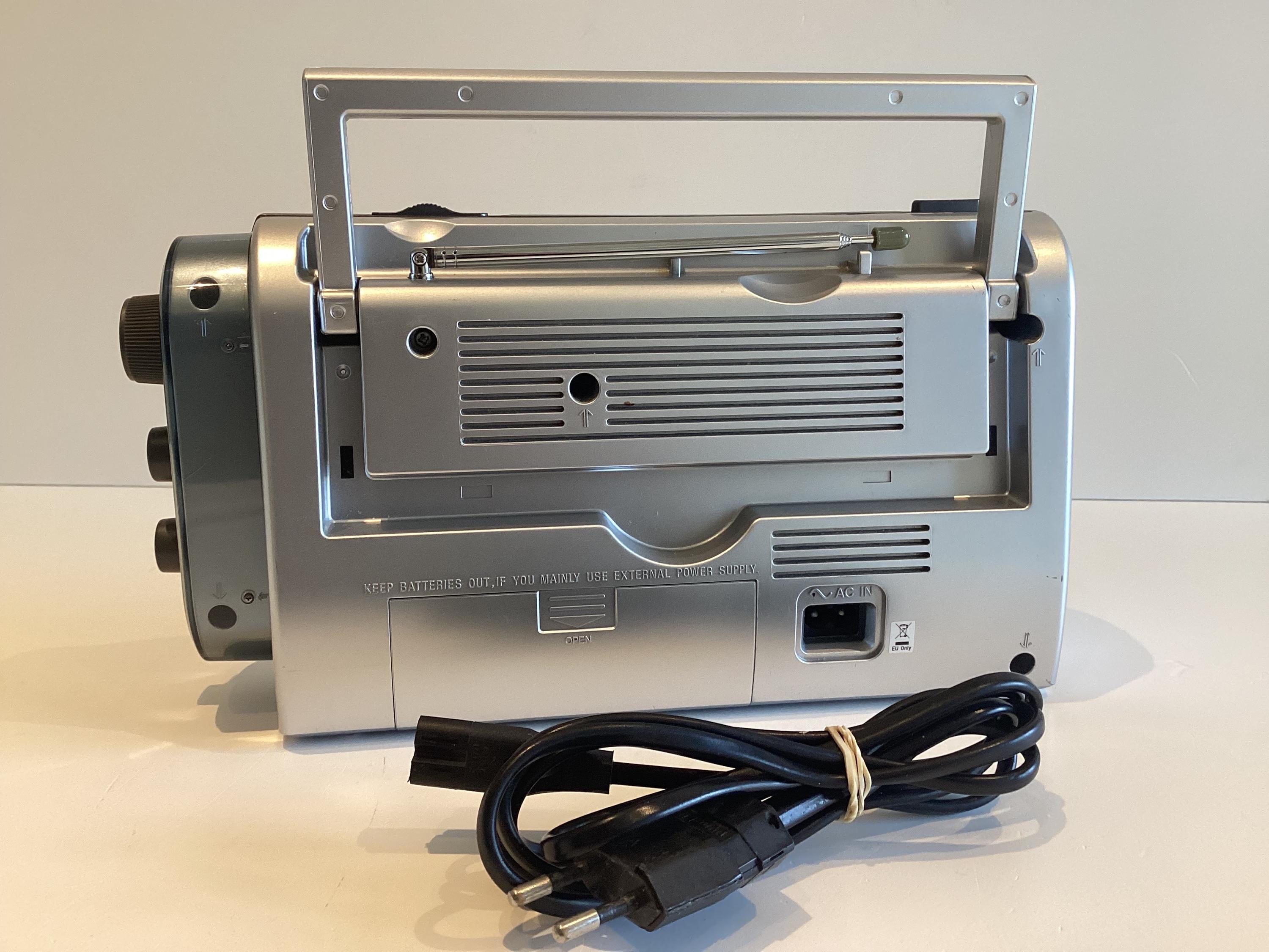 Vintage Radio Sony ICF-704L – Space Age Receiver, Portable Working — photo 10 of 11